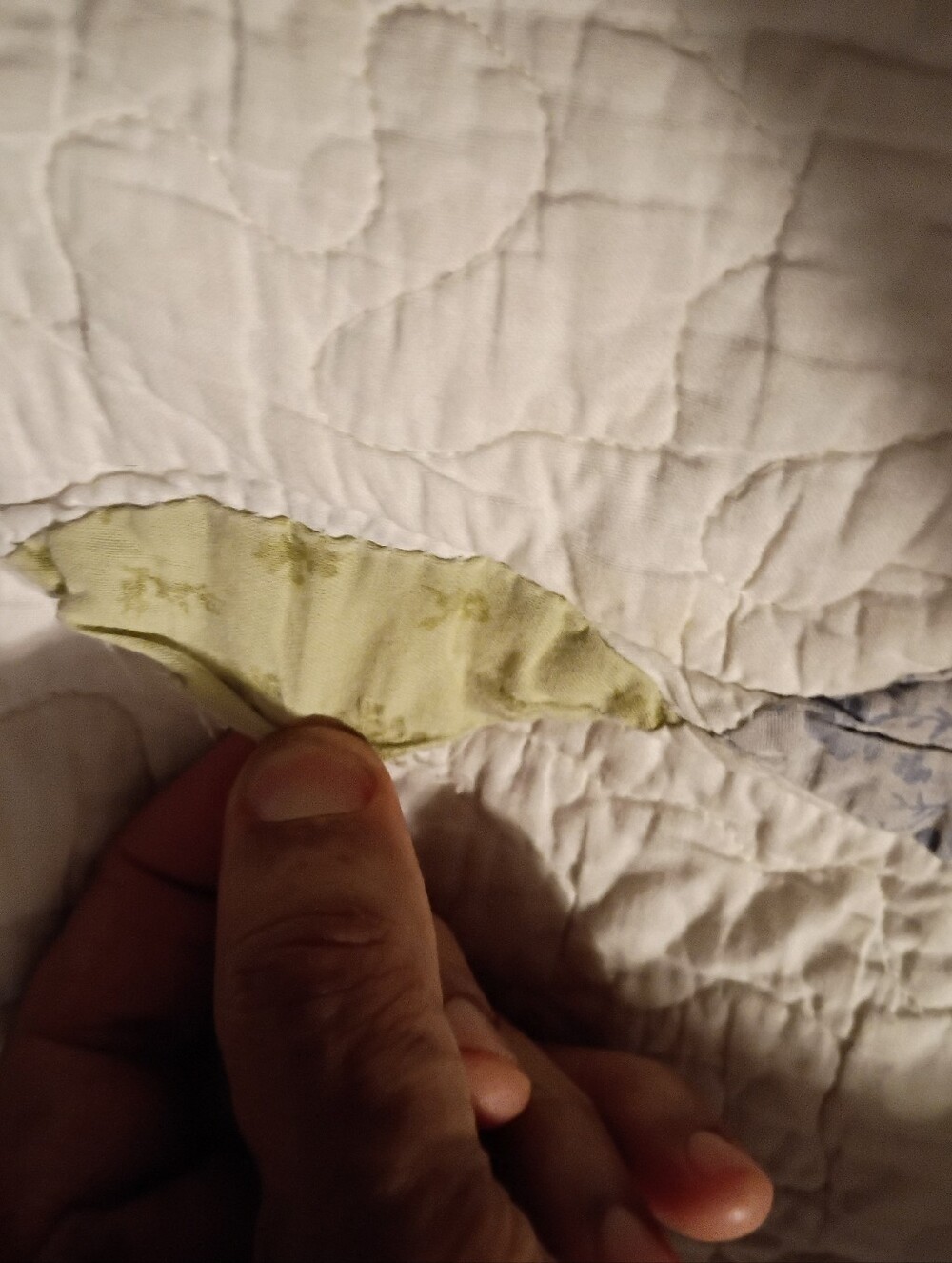 HEAVY VINTAGE Quilted Floral Bedspread with Lavender and Light Green Embroidery - Picture 3 of 4